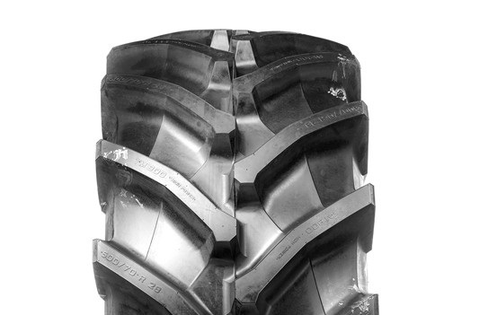 REIFEN Trelleborg 710 / 60 R34